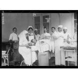 Près de Bar-le-Duc (Meuse). Hôpital 9/2. Extraction d'un projectile sous écran avec rayon X. [légende d'origine]