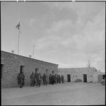 Soldats au poste de commandement (PC).