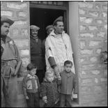 Le général Mohammed Bellounis avec ses enfants.