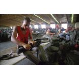 La 6e DLB (division légère blindée) attend le départ pour CRK (camp du roi Khaled) dans le port de Yanbu.