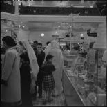 La foule aux Galeries de France à Alger.