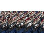 Troupes du régiment d'infanterie de la garde républicaine sur les rangs pour les honneurs lors de la cérémonie du 14 juillet 2011.