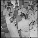 Réception dans les locaux du service cinématographique des armées (SCA) à Alger.