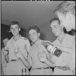 Réception dans les locaux du service cinématographique des armées (SCA) à Alger.