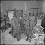 Réception dans les locaux du service cinématographique des armées (SCA) à Alger.