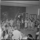 Réception dans les locaux du service cinématographique des armées (SCA) à Alger.