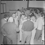 Réception dans les locaux du service cinématographique des armées (SCA) à Alger.