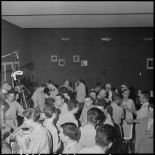 Réception dans les locaux du service cinématographique des armées (SCA) à Alger.