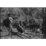 [Opération Gaur en Indochine, janvier-mars 1946. Populations Moïs.]