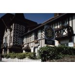 Beuvron-en-Auge (14). Gîte rural dans une maison traditionnelle.