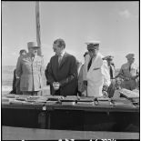 Sidi-Ghalem. Le général Pasteur et monsieur Gilly, sous-préfet d'Oran, avant la distribution des livres.