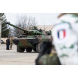 Stationnement d'un char AMX 10-RC sur la base aérienne 57 Mihail-Kogălniceanu à Constanta, en Roumanie.