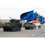 Stationnement de véhicules de combat Mowag Piranha III sur la base aérienne 57 Mihail-Kogălniceanu à Constanta, en Roumanie.