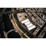 Paris 7e. La Seine et le quai Branly.