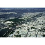 Paris 7e et Paris 1er. Le Pont de la Concorde et le Palais Bourbon.