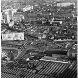 La Courneuve (93). Place du Général Leclerc (N186). Vue vers le nord.