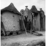 République de Côte d'Ivoire, 1962. Village de Sissépleu. Case de notable traditionnel (Sénoufo).