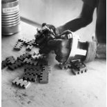 République de Côte d'Ivoire, 1970. Léproserie d'Adzopé. Rééducation.