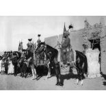 République du Niger, subdivision de Magaria, village de Kantche, 1956. La garde d'Honneur du chef de canton de Kantche.