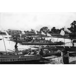 République du Sénégal, Iles du Saloum, Foundiougne 1969. Pirogues décorées.