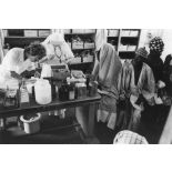 République du Sénégal, 1966. Consultation au dispensaire de Sangue à 8OKm de Dakar.
