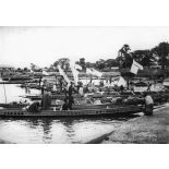République du Sénégal, Iles de Saloum, 1969. Foundiougne. Pirogues décorées.