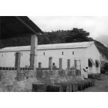 Archipel des Comores, Anjouan, Mutsamudu, 1953. Hangar conditionnement.