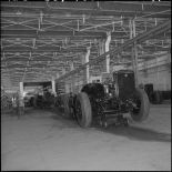 La chaîne de montage de camions de la Société Africaine des automobiles Berliet à Rouiba : vue d'ensemble de la chaîne.