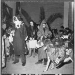 Noël à Cap Aokas. Le Père Noël, suivi de ses bourricots chargés de colis à craquer, est venu offrir ses cadeaux aux enfants.