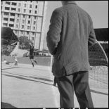 Un match de football. [Description en cours]