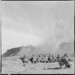 Cherchell. Formation des élèves officiers de réserve (EOR). Cours d'application de Génie : utilisation des explosifs.
