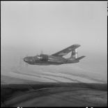 Région d'Alger. Groupe Guyenne. Avion Douglas B 26 Invader en vol.