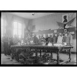 Salle de l'exposition des oeuvres de tranchées. Mourmelon-le-Petit. [légende d'origine]