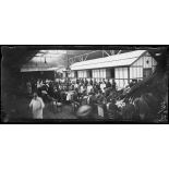 CRP, gare de la Chapelle. Déjeuner offert à l'arrivée des grands blessés rentrant d'Allemagne. [légende d'origine]