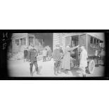 CRP, gare de la Chapelle. Officiers blessés rentrant d'Allemagne. [légende d'origine]