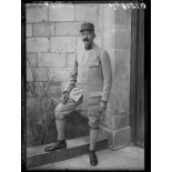 [Portait en pied d'un soldat].