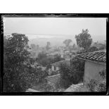 Salonique. Dans la ville haute. Vue sur la rade. [légende d'origine]