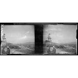 Athènes. Monument de philopappos, un 75 braqué sur le Palais Royal. [légende d'origine]