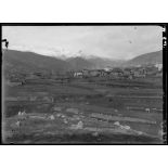 Zelova (Albanie). Panorama du village. [légende d'origine]