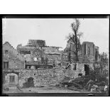 Missy (Aisne). L'église (vue d'ensemble). [légende d'origine]