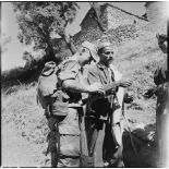 En opération avec le 3e régiment de parachutistes coloniaux dans la zone de l'Oued Merza.