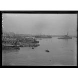 Tarente. La rade. [légende d'origine]