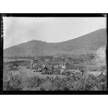 Sur la route de Vasilika à Galatista. Chantier du 1er régiment colonial à la cote 156. [légende d'origine]