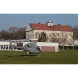 Arrivée d'un Fennec de l'armée de l'Air au-dessus de l'ECPAD.