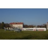 Arrivée d'un Fennec de l'armée de l'Air au-dessus de l'ECPAD.