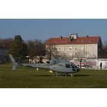 Arrivée d'un Fennec de l'armée de l'Air au-dessus de l'ECPAD.