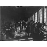 Montpellier. Centre neurologique de la 16e Région. Mutilés travaillant dans la serre. [légende d'origine]