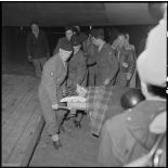 Arrivée des blessés d'Indochine à Orly.