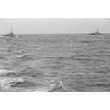 En vue de la destruction de mines, une patrouille de dragueurs de mines (Minensuchboot) de la Kriegsmarine.