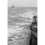 En vue de la destruction de mines, une patrouille de dragueurs de mines (Minensuchboot) de la Kriegsmarine.